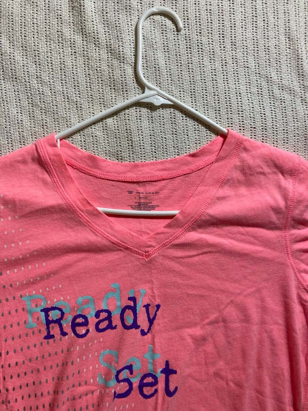 Tek Gear Ready Set Go Graphic V-Neck T-Shirt Pink Size Large - Picture 6 of 8